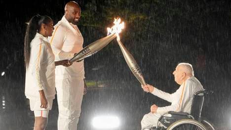 Charles Coste bei der emotionalen Eröffnungsfeier in Paris