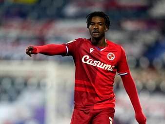 Wer ist der Zweitligaspieler, der Bayern helfen soll?