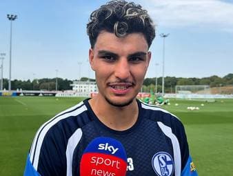 Schalke-Eigengewächs Mertcan Ayhan erklärt seine Entscheidung seinen Vertrag bei den Königsblauen vorzeitig zu verlängern.
