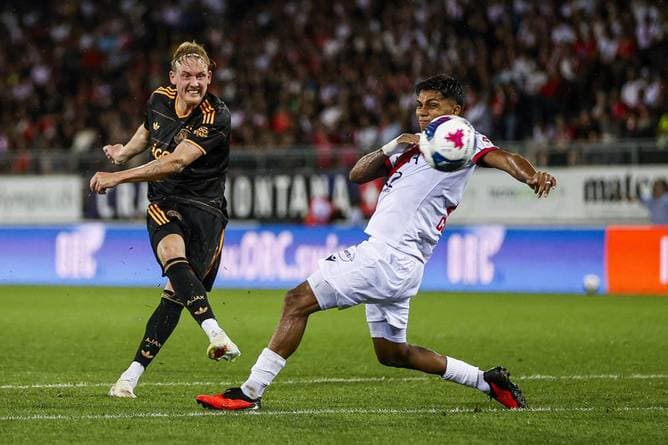 Brandt gelingt Geniestreich