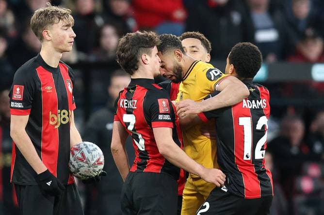 Ex-Bundesliga-Profi dreht komplett durch und fliegt