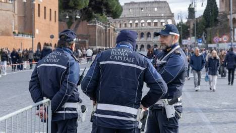 Polizei am Kolosseum in Rom