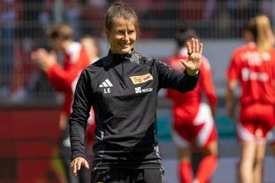 DFB-Frauen freuen sich mit Eta: "Ein großes Vorbild"