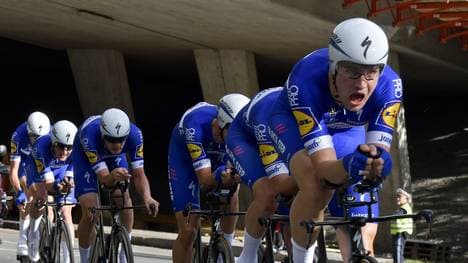 Maximilian Schachmann (r.) fuhr mit seinen Kollegen vom Team Quickstep-Floors zu WM-Gold