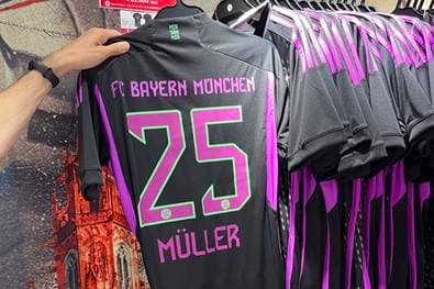 Vor Verkaufsstart! Neues Bayern-Trikot in Tokio bereits erhältlich