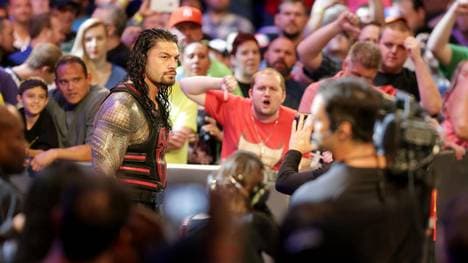 Undertaker-Bezwinger Roman Reigns wurde bei WWE RAW von den Fans niedergemacht