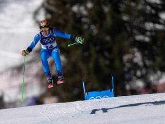 Federica Brignone krönt ihr Olympia-Märchen mit einem triumphalen Sieg im Riesenslalom. Für die deutschen Läuferinnen Lena Dürr und Emma Aicher bleibt es dagegen bei einer Enttäuschung. Auch US-Star Mikaela Shiffrin muss weiter auf Edelmetall warten.
