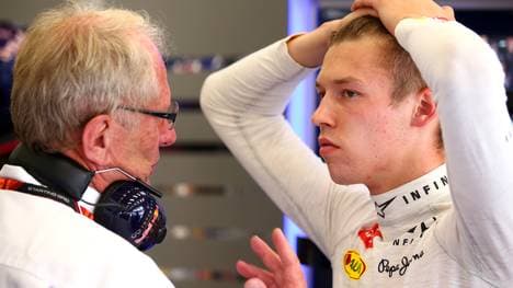 Helmut Marko (l.) verteidigt die Degradierung von Daniil Kwjat