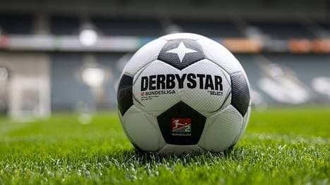 Spielball im 70er-Jahre-Look