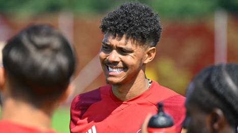 Niklas-Wilson Sommer wird wegen eines Bayern-Trikots angegriffen