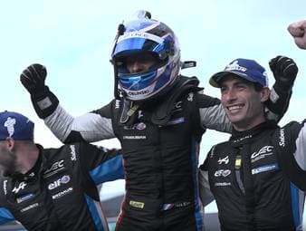 Alpine gewinnt die 6 Stunden von Fuji. Charles Milesi, Ferdinand Habsburg und Paul-Loup Chatin verweisen den Peugeot 9X8 Nr. 93 auf Rang zwei.