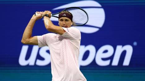 Zverev müht sich in New York