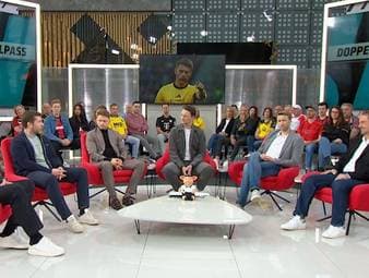 In der Partie zwischen Bayer 04 Leverkusen und FC Bayern München am Samstag sorgten mehrere strittige Schiedsrichterentscheidungen für Diskussionen. Besonders Luis Díaz stand dabei gleich zweimal im Mittelpunkt der Kontroversen. Auch im Doppelpass wurde intensiv über die Szenen diskutiert.