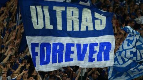 FBL-GER-BUNDESLIGA-SCHALKE-MAINZ Nach Randalen in Dortmund wurden Schalker Ultras in Polizeiobhut genommen