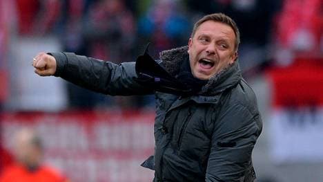 1. FC Koeln v FC Schalke 04 - Bundesliga