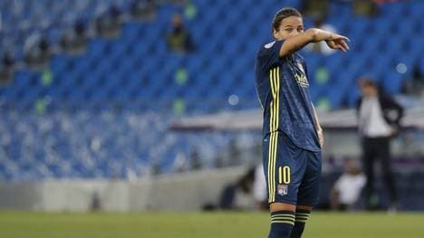 Das Team um Dzsenifer Marozsan wurde isoliert