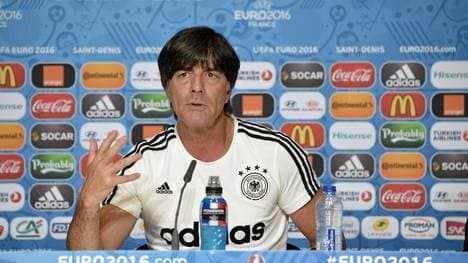 Joachim Löw auf der Pressekonferenz