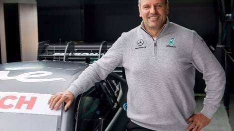 Wichtiger Mann: Hubert Hügele neben dem DTM-Mercedes für 2017