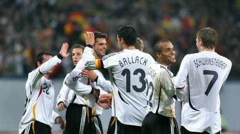 David Odonkor (2.v.r) trat in der Kreisliga an