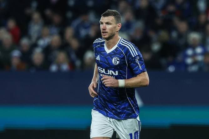 Demirovic „himmelt“ Dzeko an