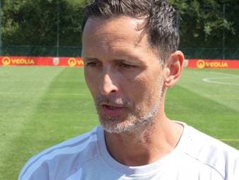 Dino Toppmöller vergleicht die enthusiastischen Fans seines neuen Klubs RC Lens mit den Anhängern von Eintracht Frankfurt.