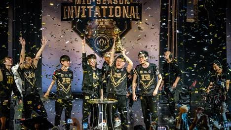 Royal Never Give Up (RNG) gewinnt das Mid-Season Invitational 2018 