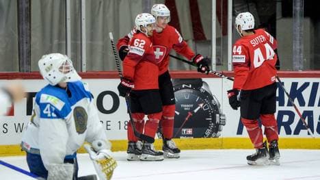 Denis Malgin und Dario Simion (m.) sind das Schweizer Traum-Duo