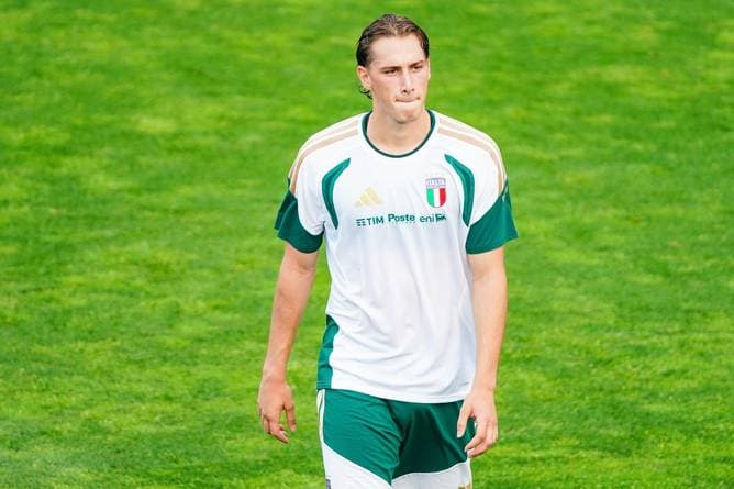 Italien müht sich zum Sieg