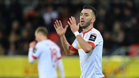 SSV Jahn Regensburg v SpVgg Greuther Fuerth - Second Bundesliga