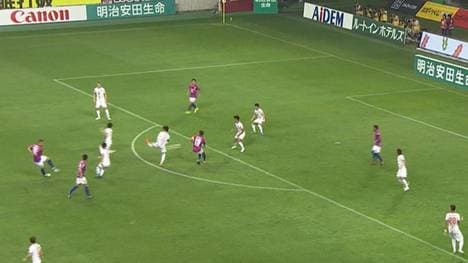 Lukas Podolski erzielt für Kobe einen Doppelpack