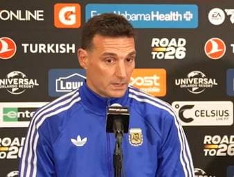 Argentinien-Trainer Lionel Scaloni stellt klar, dass Superstar Lionel Messi bei der WM-Generalprobe gegen Island auf dem Platz stehen wird. Wie lange der Weltmeister von 2022 spielen wird, ist noch offen.