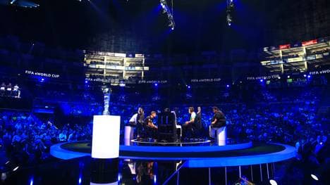 Im vergangenen Jahr gewann der 18-jährige Mosaad "Msdossary" Aldossary aus Saudi-Arabien den FIFA-Weltmeistertitel.