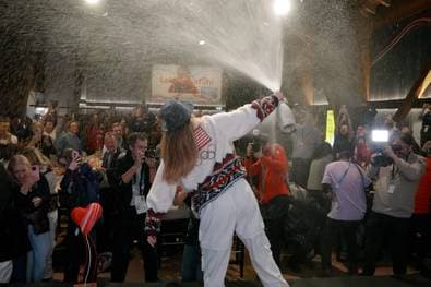 Nanu?! Shiffrin lässt's bei den Österreichern krachen