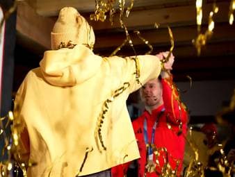 Im Skeleton gibt es zwei weitere Medaillen für Deutschland. Im Mixed Team holen Susanne Kreher und Axel Jungk die Silbermedaille. Bronze gewinnen Christopher Grotheer und Jacqueline Pfeifer.
