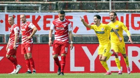 Die Würzburger Kickers müssen runter in die 3. Liga