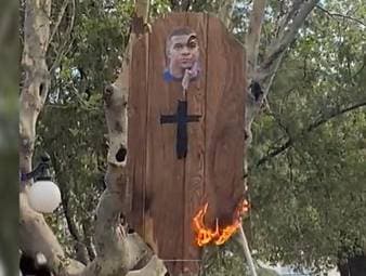 Die Feierlichkeiten der Argentinier bringen auch unschöne Szenen mit. Diesmal gerät Kylian Mbappe bei den Fans ins Kreuzfeuer.