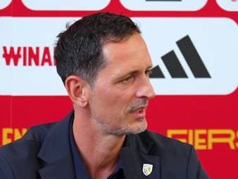 Wer ist der absolute Vorzeigespieler, dem Dino Toppmöller in seiner Karriere begegnet ist? Neben Bastian Schweinsteiger und Toni Kroos entscheidet sich der neue Trainer des RC Lens für Manuel Neuer.