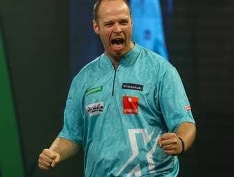 Starkes Comeback: Hopp meistert Auftakthürde