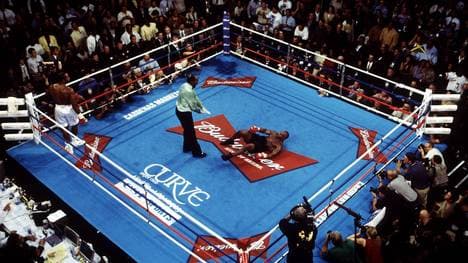 Mike Tyson verlor seinen letzten WM-Fight 2002 gegen Lennox Lewis durch K.o.