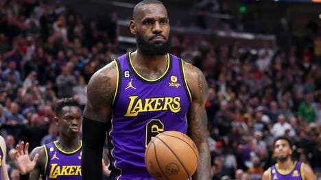 LeBron James wurde von seinen Teamkollegen mit Ziegenlauten gefeiert