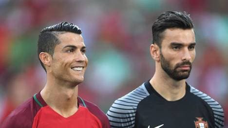 Rui Patricio und Teamkollege Cristiano Ronaldo bei der EM 2016