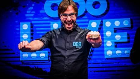 Marti Roca de Torres feiert sein goldenes Armband und den Millionen-Gewinn