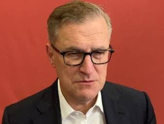 Die Bayern-Fans zündeten nach der Halbzeit eine riesige Pyroshow. Jan-Christian Dreesen findet diesbezüglich deutliche Worte.