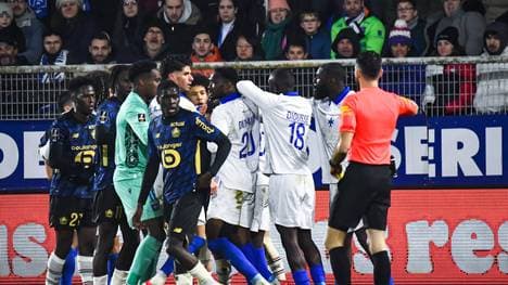 Das Duell zwischen Auxerre und Lille eskalierte 