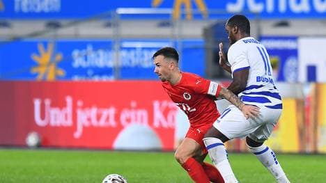 Viktoria Köln (in rot) durfte einen Sieg gegen den MSV Duisburg feiern