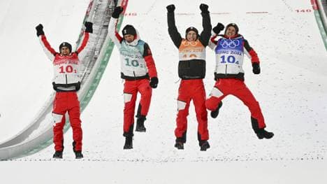 Daniel Huber (2.v.l.) beim Olympiasieg 2022