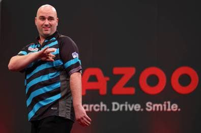 Cross überrascht im Darts-Zoff mit MvG