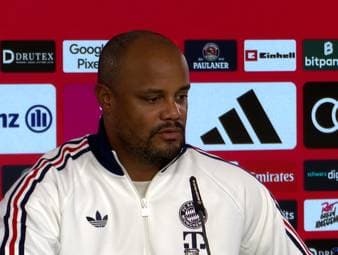 Vor dem Bundesliga-Auftakt gegen den VfB Stuttgart verkündet Vincent Kompany seine Kader-Entscheidung um Jamal Musiala. Der Offensivmann fällt zwar aus - und trotzdem gibt es positive Nachrichten.