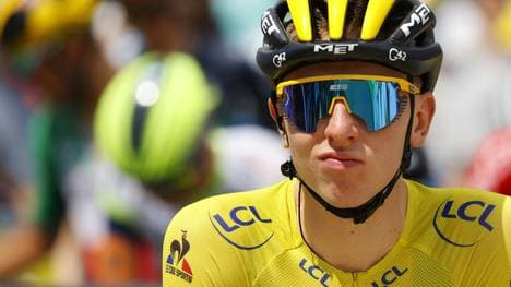 Tadej Pogacar muss sich kritischen Fragen stellen