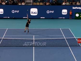 Alexander Zverev muss sich mal wieder Jannik Sinner geschlagen geben. Der Hamburger verliert im Halbfinale des ATP-Masters in Miami gegen den italienischen Weltranglistenzweiten.